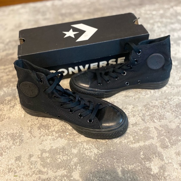 Converse - Picture 2 of 2